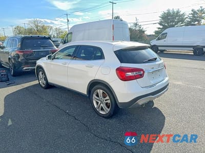 Trzecie zdjęcie samochodu z tyłu: 2018 MERCEDES-BENZ GLA 250 4MATIC VIN:WDCTG4GB7JJ477053 - miniatura