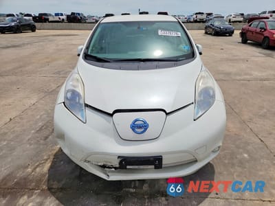 Piąte zdjęcie samochodu w środku: 2014 NISSAN LEAF SV VIN:1N4AZ0CP1EC331684 - miniatura