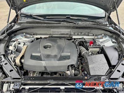 Zdjęcie 8 z 12 samochodu: 2021 VOLVO XC60 T5 MOMENTUM VIN:YV4102RK9M1841297 - miniatura