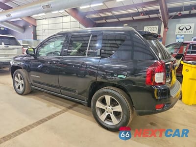 Drugie zdjęcie samochodu z przodu: 2016 JEEP COMPASS LATITUDE VIN:1C4NJDEB7GD723934 - miniatura
