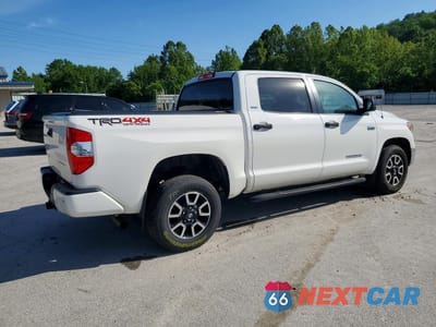 Trzecie zdjęcie samochodu z tyłu: 2018 TOYOTA TUNDRA CREWMAX SR5 VIN:5TFDW5F13JX693359 - miniatura