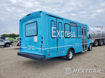 Czwarte zdjęcie samochodu z boku: 2018 FORD E450 SHUTTLE BUS VIN:1FDXE4FS3JDC28113 - miniatura