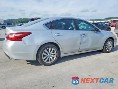 Trzecie zdjęcie samochodu z tyłu: 2016 NISSAN ALTIMA S/L VIN:1N4AL3AP5GN326131 - miniatura