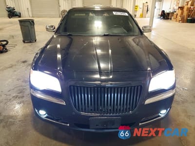 Piąte zdjęcie samochodu w środku: 2012 CHRYSLER 300C VIN:2C3CCAKT2CH197114 - miniatura