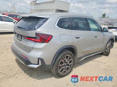 Trzecie zdjęcie samochodu z tyłu: 2024 BMW X1 XDRIVE28I VIN:WBX73EF09R5Y45927 - miniatura