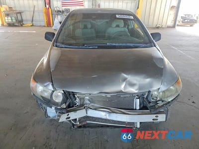 Piąte zdjęcie samochodu w środku: 2008 HONDA CIVIC LX VIN:2HGFG12608H559683 - miniatura