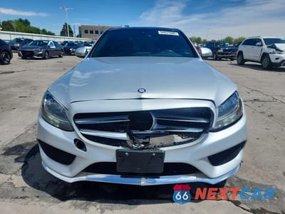 Piąte zdjęcie samochodu w środku: 2016 MERCEDES-BENZ C 300 4MATIC VIN:55SWF4KB5GU104881 - miniatura