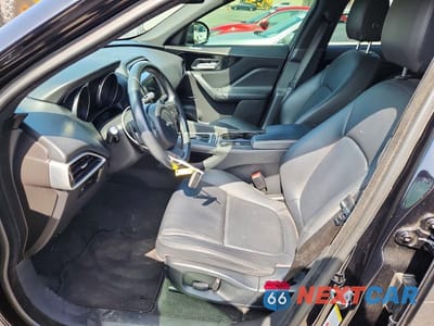 Zdjęcie 7 z 12 samochodu: 2017 JAGUAR F-PACE PREMIUM VIN:SADCJ2BV7HA053514 - miniatura