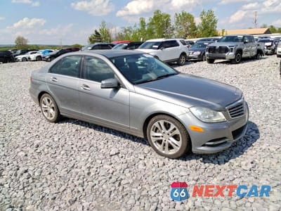 Czwarte zdjęcie samochodu z boku: 2013 MERCEDES-BENZ C 300 4MATIC VIN:WDDGF8ABXDR247223 - miniatura