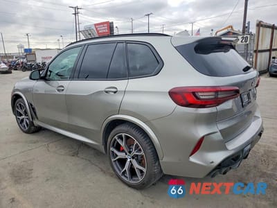 Drugie zdjęcie samochodu z przodu: 2022 BMW X5 M VIN:5YMJU0C06N9L57309 - miniatura