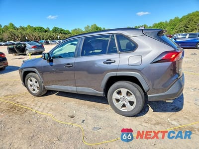 Drugie zdjęcie samochodu z przodu: 2021 TOYOTA RAV4 XLE VIN:2T3P1RFV2MC238146 - miniatura
