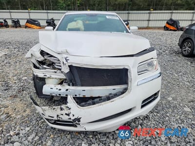 Piąte zdjęcie samochodu w środku: 2013 CHRYSLER 300 VIN:2C3CCAAG9DH530009 - miniatura
