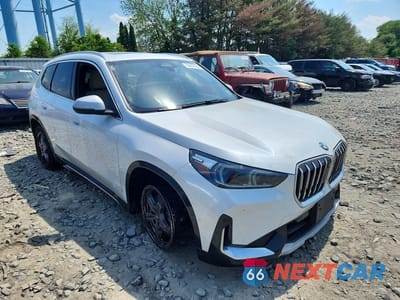 Czwarte zdjęcie samochodu z boku: 2024 BMW X1 M35I VIN:WBX73EF03R5Y86733 - miniatura