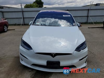 Piąte zdjęcie samochodu w środku: 2023 TESLA MODEL X VIN:7SAXCAE5XPF425711 - miniatura