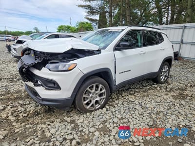 2022 JEEP COMPASS LATITUDE LUX 3C4NJDFB6NT172465 - główne zdjęcie licytacji z USA - miniatura