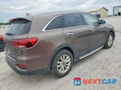 Trzecie zdjęcie samochodu z tyłu: 2019 KIA SORENTO LX VIN:5XYPGDA33KG436607 - miniatura