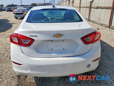 Zdjęcie 6 z 13 samochodu: 2018 CHEVROLET CRUZE LS VIN:1G1BC5SM7J7170287 - miniatura
