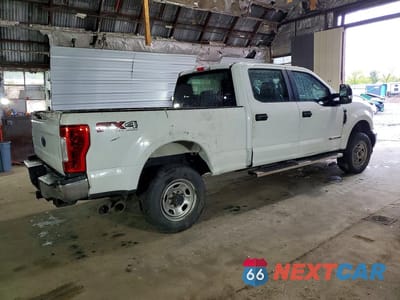 Trzecie zdjęcie samochodu z tyłu: 2018 FORD F350 SUPER DUTY VIN:1FT8W3BT0JEB24915 - miniatura
