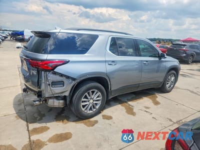Trzecie zdjęcie samochodu z tyłu: 2023 CHEVROLET TRAVERSE LT VIN:1GNERGKW2PJ141721 - miniatura