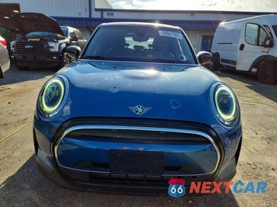 Piąte zdjęcie samochodu w środku: 2022 MINI COOPER VIN:WMW33DK0XN2R43353 - miniatura