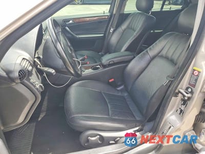 Zdjęcie 7 z 12 samochodu: 2005 MERCEDES-BENZ C 240 4MATIC VIN:WDBRF81J85F628435 - miniatura