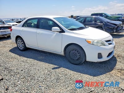 Czwarte zdjęcie samochodu z boku: 2012 TOYOTA COROLLA LE VIN:2T1BU4EE8CC891903 - miniatura