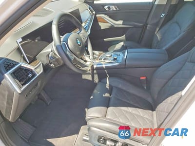 Zdjęcie 7 z 14 samochodu: 2025 BMW X7 XDRIVE40I VIN:5UX23EM07S9Z65653 - miniatura