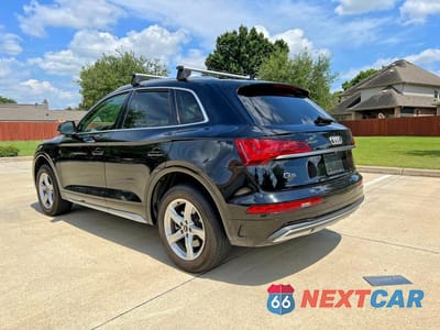 Trzecie zdjęcie samochodu z tyłu: 2021 AUDI Q5 PREMIUM VIN:WA1AAAFY8M2003513 - miniatura