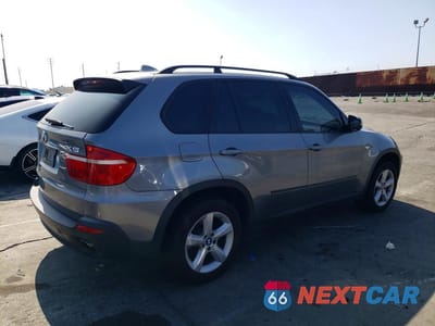 Trzecie zdjęcie samochodu z tyłu: 2008 BMW X5 3.0I VIN:5UXFE43538L004238 - miniatura