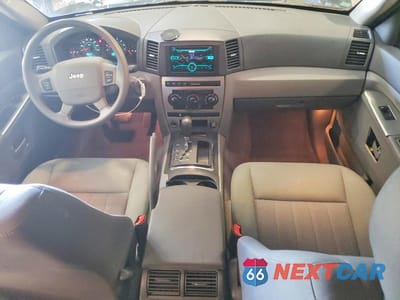 Zdjęcie 8 z 13 samochodu: 2005 JEEP GRAND CHEROKEE LAREDO VIN:1J4GR48K85C591678 - miniatura