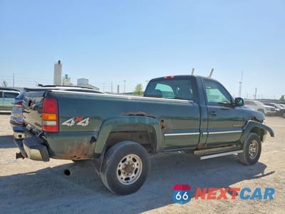 Trzecie zdjęcie samochodu z tyłu: 2002 CHEVROLET SILVERADO K2500 HEAVY DUTY VIN:1GCHK24U32E139289 - miniatura