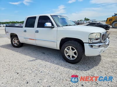 Czwarte zdjęcie samochodu z boku: 2005 GMC NEW SIERRA C1500 VIN:2GTEC13T951345824 - miniatura