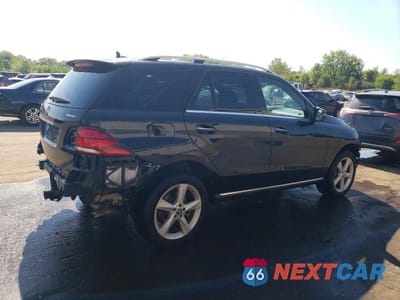 Trzecie zdjęcie samochodu z tyłu: 2019 MERCEDES-BENZ GLE 400 4MATIC VIN:4JGDA5GB6KB215761 - miniatura