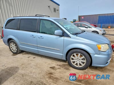 Czwarte zdjęcie samochodu z boku: 2013 CHRYSLER TOWN & COUNTRY TOURING VIN:2C4RC1BG8DR734363 - miniatura