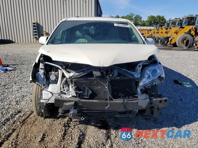 Piąte zdjęcie samochodu w środku: 2018 TOYOTA SIENNA XLE 7-PASSENGER VIN:5TDYZ3DC1JS924220 - miniatura