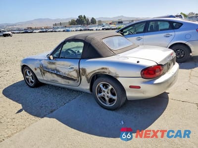 Drugie zdjęcie samochodu z przodu: 2001 MAZDA MX-5 MIATA BASE VIN:JM1NB353810205717 - miniatura