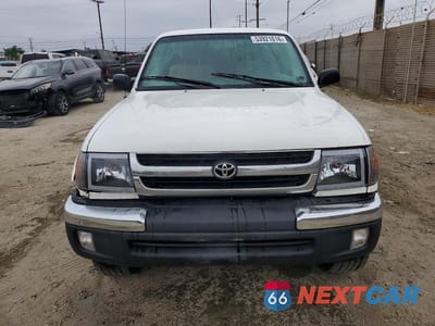 Piąte zdjęcie samochodu w środku: 1998 TOYOTA TACOMA XTRACAB VIN:4TAWN72N8WZ019442 - miniatura