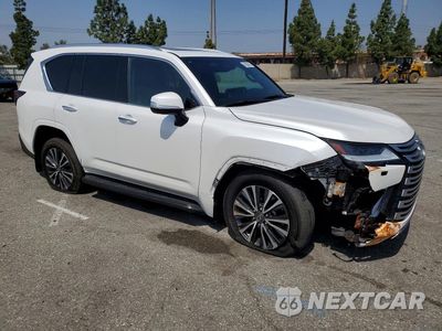 Czwarte zdjęcie samochodu z boku: 2024 LEXUS LX 600 PREMIUM VIN:JTJAB7CXXR4052240 - miniatura