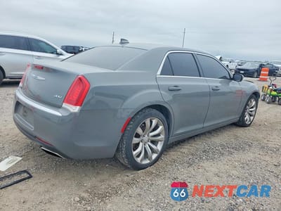 Trzecie zdjęcie samochodu z tyłu: 2019 CHRYSLER 300 TOURING VIN:2C3CCAAG4KH663127 - miniatura