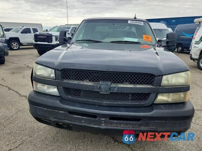 Piąte zdjęcie samochodu w środku: 2004 CHEVROLET SILVERADO K2500 VIN:1GCGK23U94F108008 - miniatura