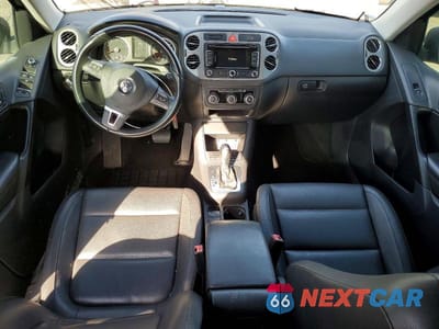 Zdjęcie 8 z 13 samochodu: 2011 VOLKSWAGEN TIGUAN S VIN:WVGAV7AX1BW509259 - miniatura
