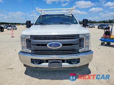 Piąte zdjęcie samochodu w środku: 2019 FORD F250 SUPER DUTY VIN:1FT7X2A67KED14971 - miniatura