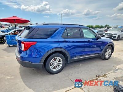 Trzecie zdjęcie samochodu z tyłu: 2021 FORD EXPLORER XLT VIN:1FMSK7DH0MGB17954 - miniatura