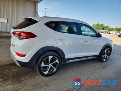 Trzecie zdjęcie samochodu z tyłu: 2017 HYUNDAI TUCSON SPORT VIN:KM8J3CA20HU270309 - miniatura
