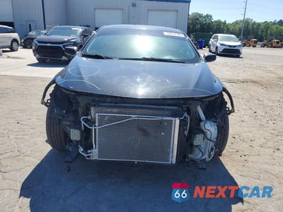 Piąte zdjęcie samochodu w środku: 2019 CHEVROLET MALIBU LS VIN:1G1ZB5ST3KF127355 - miniatura