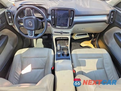 Zdjęcie 8 z 13 samochodu: 2019 VOLVO XC40 T5 MOMENTUM VIN:YV4162XZ8K2014946 - miniatura