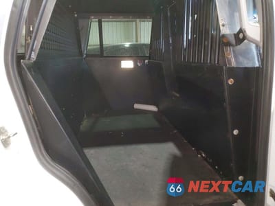Zdjęcie 10 z 12 samochodu: 2018 CHEVROLET TAHOE POLICE VIN:1GNLCDEC0JR209001 - miniatura