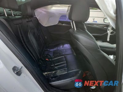Zdjęcie 10 z 12 samochodu: 2019 BMW 530 XI VIN:WBAJA7C54KG911621 - miniatura