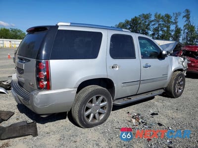 Trzecie zdjęcie samochodu z tyłu: 2010 GMC YUKON DENALI VIN:1GKUKEEF7AR136164 - miniatura