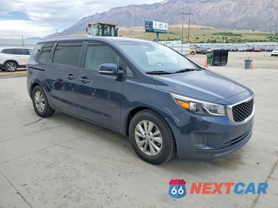 Czwarte zdjęcie samochodu z boku: 2017 KIA SEDONA LX VIN:KNDMB5C13H6230489 - miniatura